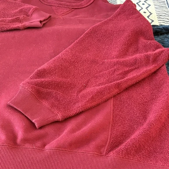 Aerie women’s oversized maroon sweatshirt - Picture 2 of 5